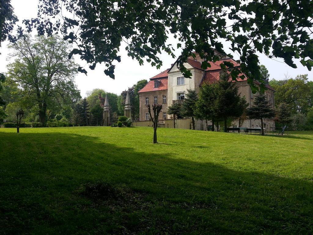 Palac Jastrowiec Exterior photo