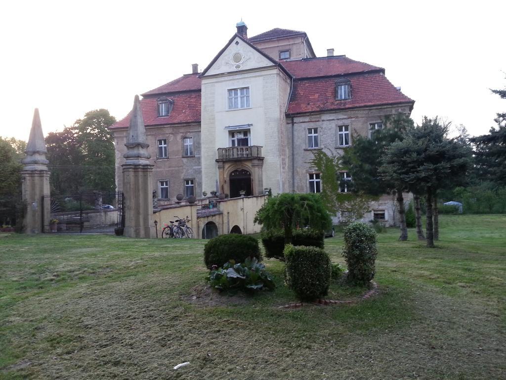 Palac Jastrowiec Exterior photo